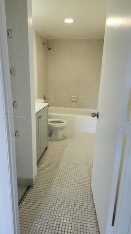 4174 Inverrary Drive 311, Lauderhill, FL 33319