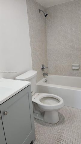 4174 Inverrary Drive 311, Lauderhill, FL 33319