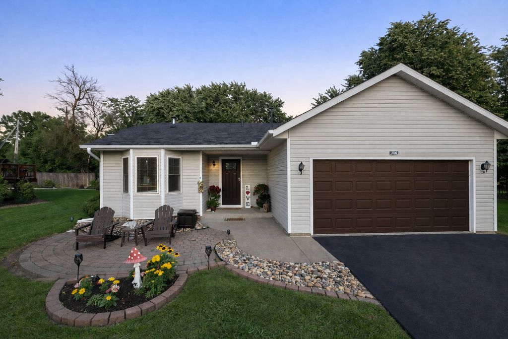 3520 Dell Court S, White Bear Lake, MN 55110