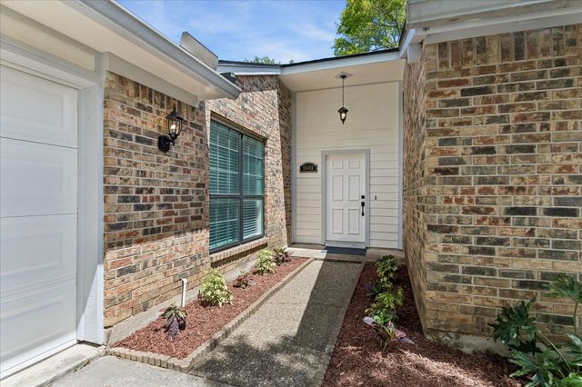 15403 Woodcote Court, Houston, TX 77062