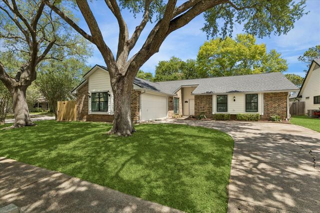 15403 Woodcote Court, Houston, TX 77062