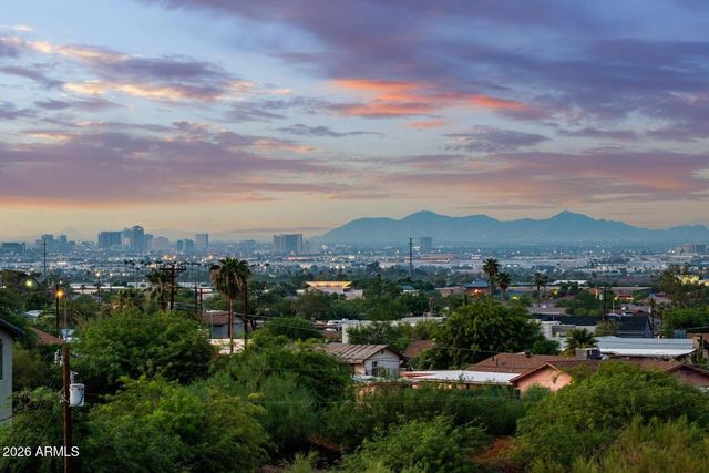 2515 E VALLEY VIEW Drive -, Phoenix, AZ 85042