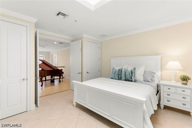 600 5th AVE S A-211, Naples, FL 34102