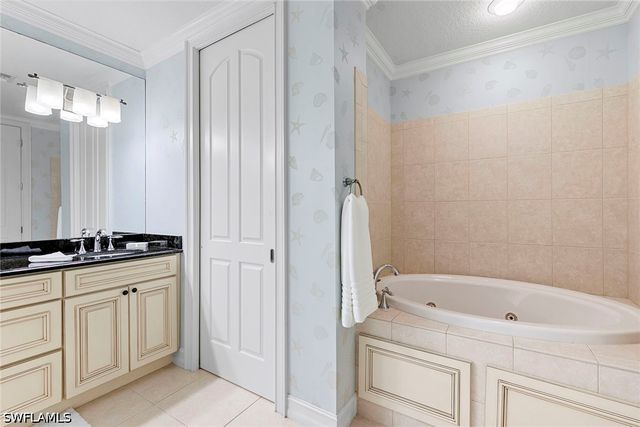 600 5th AVE S A-211, Naples, FL 34102