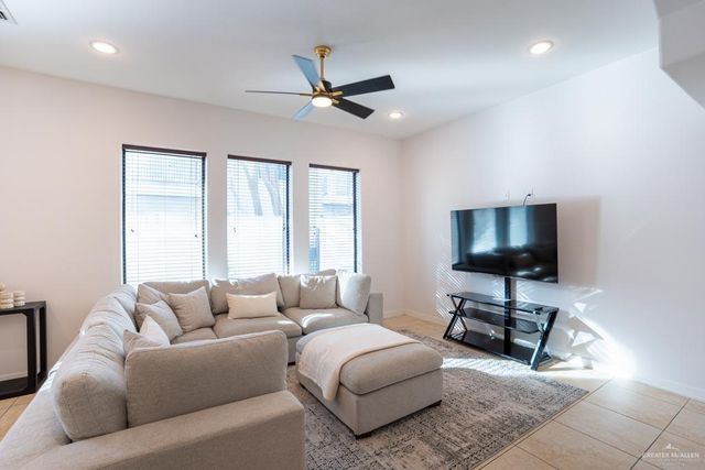 808 S 5th Street, Mcallen, TX 78501