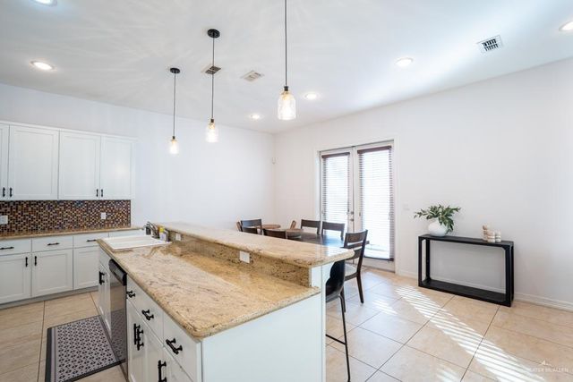 808 S 5th Street, Mcallen, TX 78501