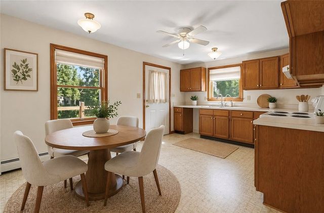 5 Saint Mary’s Way, Warren, RI 02885