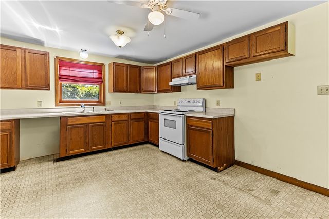 5 Saint Mary’s Way, Warren, RI 02885