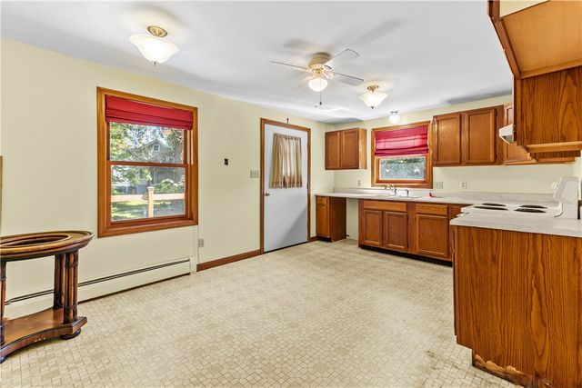 5 Saint Mary’s Way, Warren, RI 02885