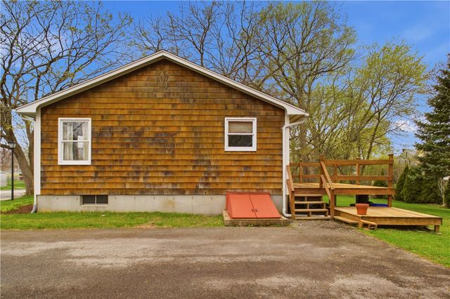 5 Saint Mary’s Way, Warren, RI 02885