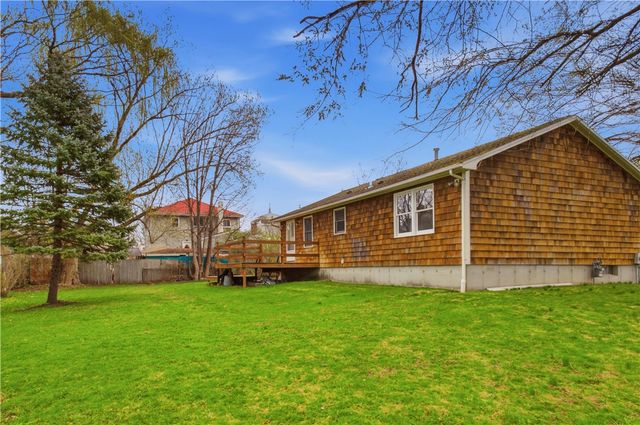5 Saint Mary’s Way, Warren, RI 02885