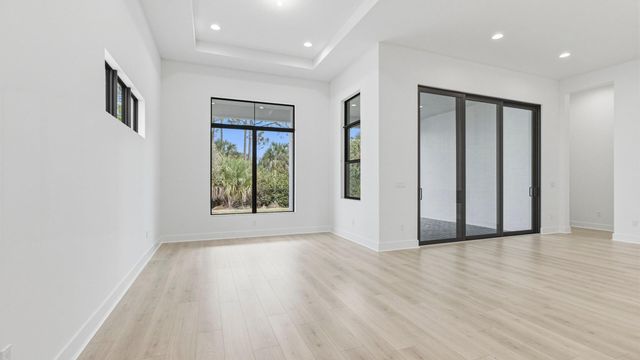 13282 Artisan Circle, Palm Beach Gardens, FL 33418