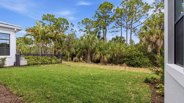13282 Artisan Circle, Palm Beach Gardens, FL 33418