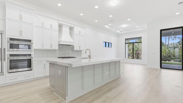 13282 Artisan Circle, Palm Beach Gardens, FL 33418