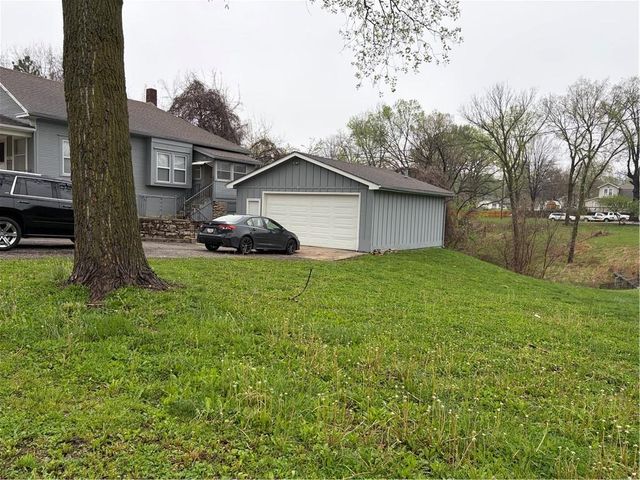 3200 Freeman Avenue, Kansas City, KS 66102