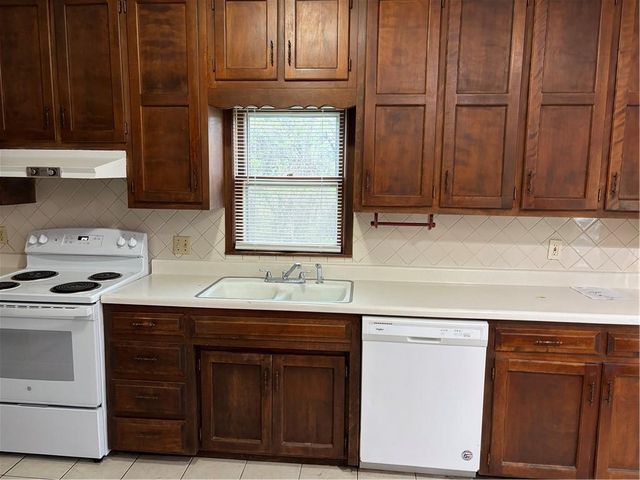 3200 Freeman Avenue, Kansas City, KS 66102