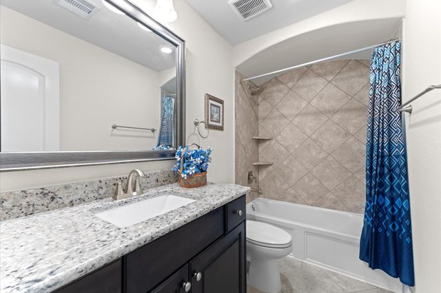 1402 Graystone Hills Dr Drive, Conroe, TX 77304