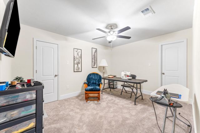 1402 Graystone Hills Dr Drive, Conroe, TX 77304