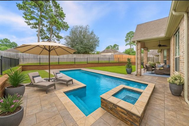 1402 Graystone Hills Dr Drive, Conroe, TX 77304