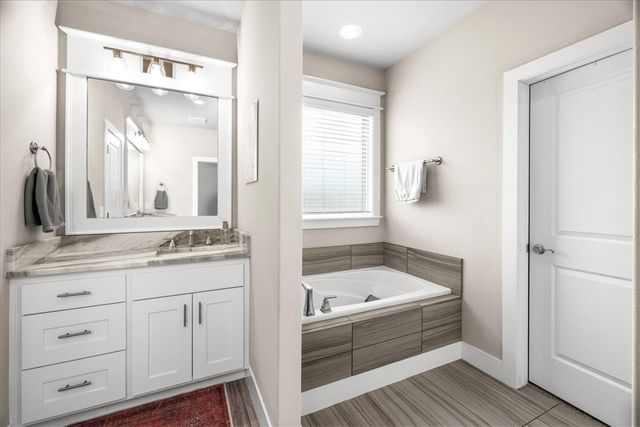 494 W Waterfalls Court, Farmington, AR 72730