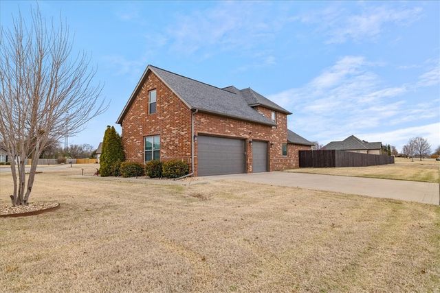 494 W Waterfalls Court, Farmington, AR 72730