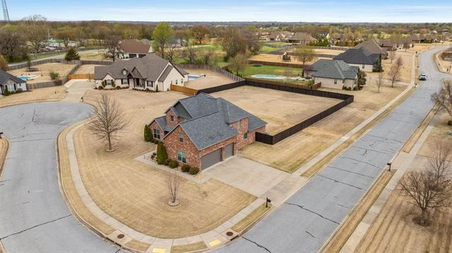 494 W Waterfalls Court, Farmington, AR 72730