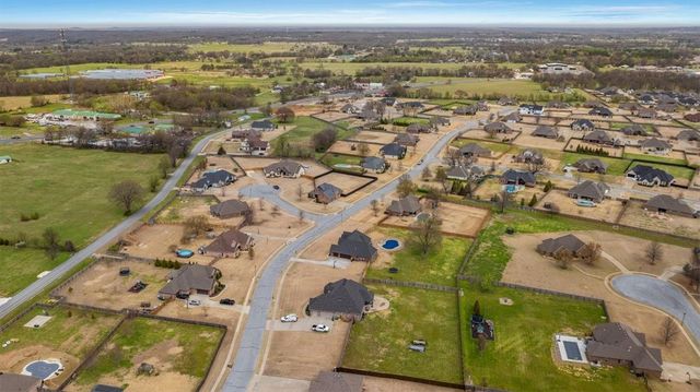 494 W Waterfalls Court, Farmington, AR 72730