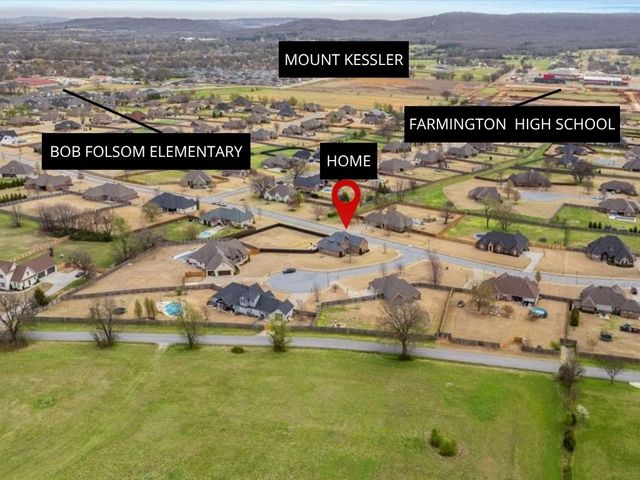 494 W Waterfalls Court, Farmington, AR 72730
