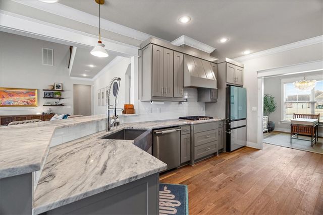 494 W Waterfalls Court, Farmington, AR 72730