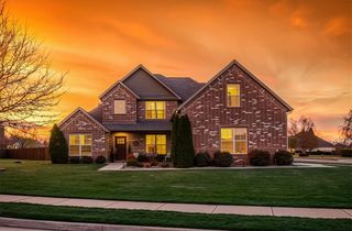 494 W Waterfalls Court, Farmington, AR 72730