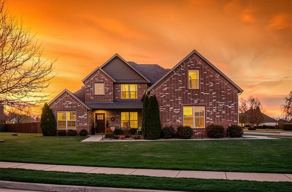 494 W Waterfalls Court, Farmington, AR 72730