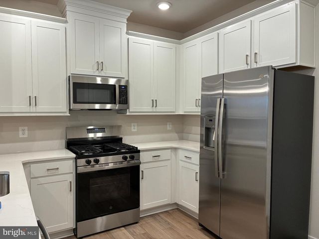 20823 CLOONGEE TER, Sterling, VA 20166