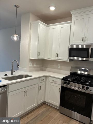 20823 CLOONGEE TER, Sterling, VA 20166