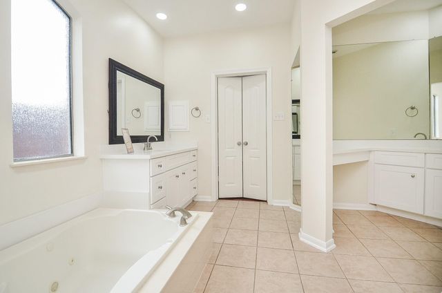 2735 Driftwood Drive, Manvel, TX 77578