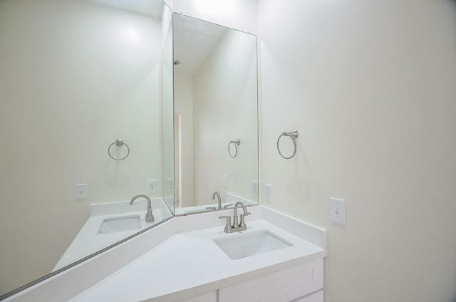 2735 Driftwood Drive, Manvel, TX 77578