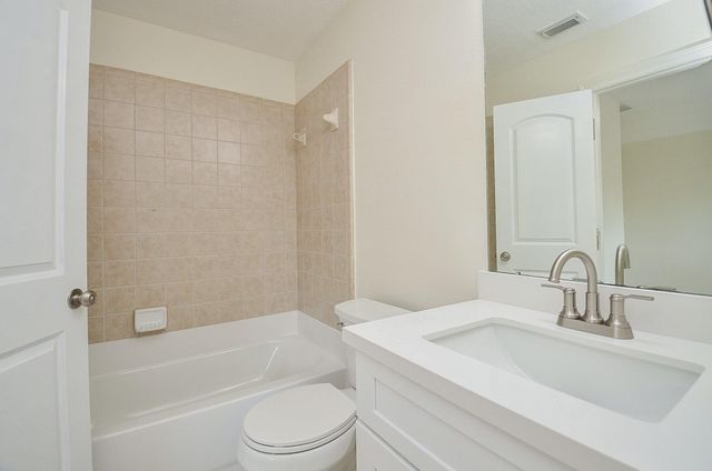 2735 Driftwood Drive, Manvel, TX 77578