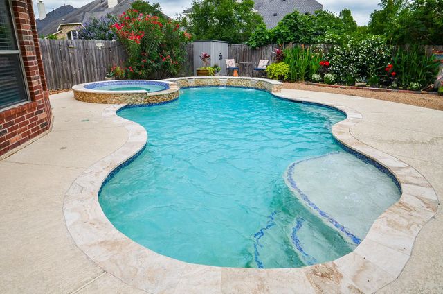 2735 Driftwood Drive, Manvel, TX 77578