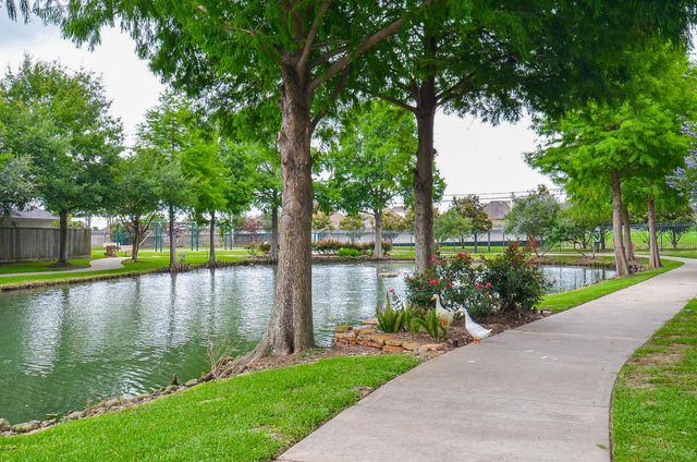 2735 Driftwood Drive, Manvel, TX 77578