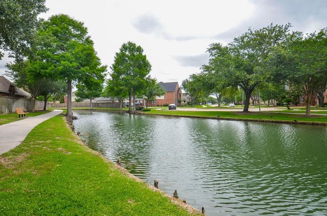 2735 Driftwood Drive, Manvel, TX 77578