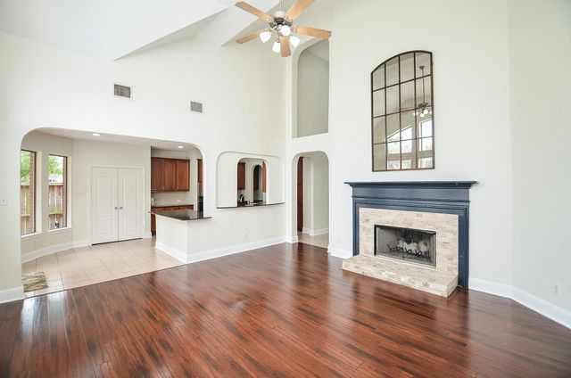2735 Driftwood Drive, Manvel, TX 77578