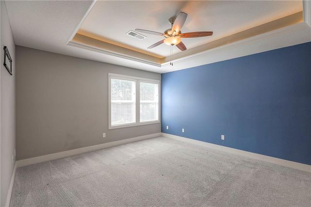 1305 NE Goshen Drive, Lee's Summit, MO 64064