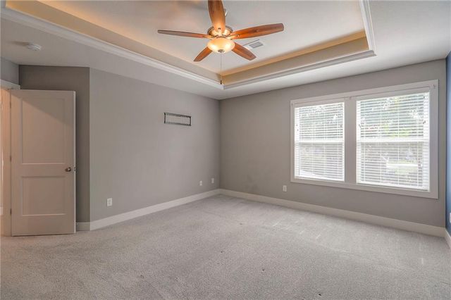 1305 NE Goshen Drive, Lee's Summit, MO 64064