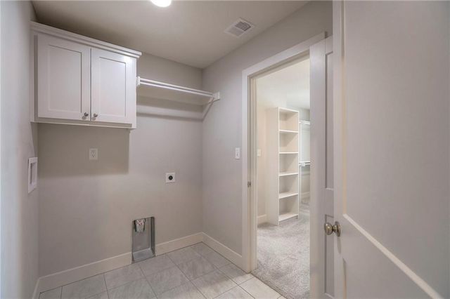 1305 NE Goshen Drive, Lee's Summit, MO 64064