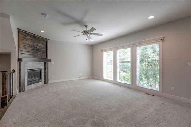 1305 NE Goshen Drive, Lee's Summit, MO 64064