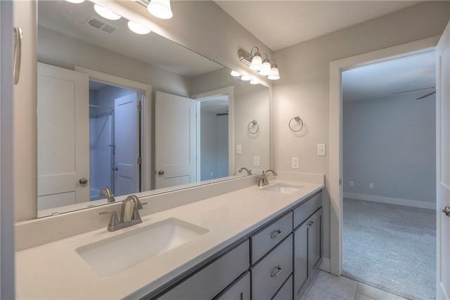 1305 NE Goshen Drive, Lee's Summit, MO 64064