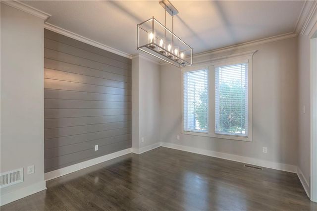 1305 NE Goshen Drive, Lee's Summit, MO 64064