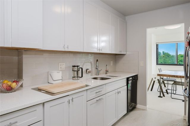 50 Dekalb Avenue E10, White Plains, NY 10603