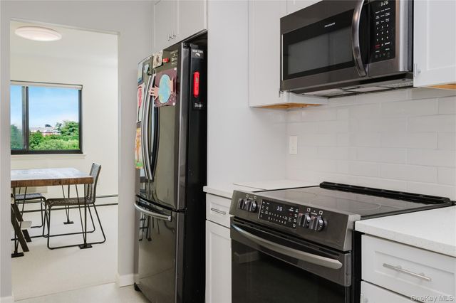 50 Dekalb Avenue E10, White Plains, NY 10603