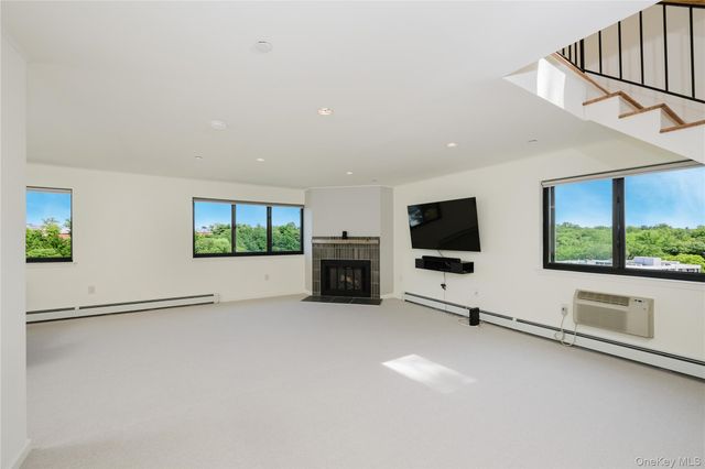 50 Dekalb Avenue E10, White Plains, NY 10603