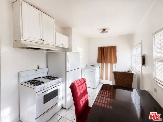 1188 W 37th Drive, Los Angeles, CA 90007